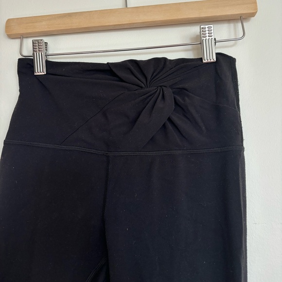 Black align lululemon leggings - Picture 2 of 3